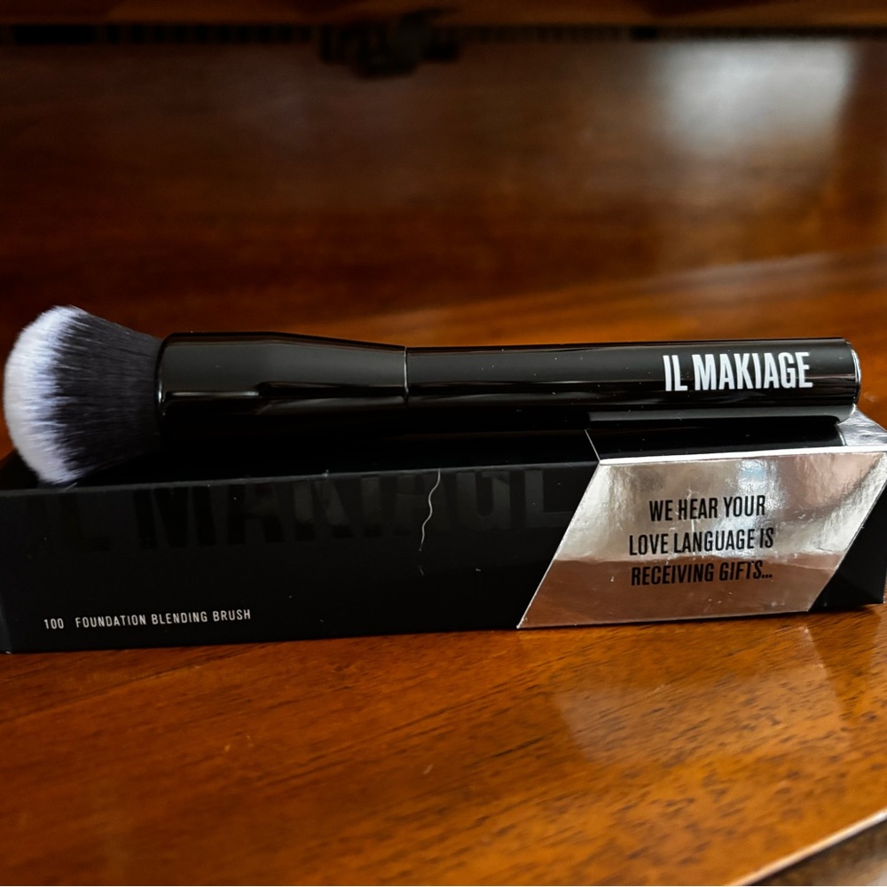 IL MAKIAGE foundation blending brush